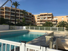 Golfe Juan, quiet apartment with pool, near the beach